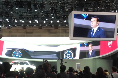 【東京モーターショー13】日産ゴーン社長、ブレードグライダーはEVの長期的可能性を提示 画像