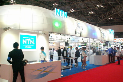 【東京モーターショー13】NTN、2種類の実証実験中のEVコミューターを展示 画像