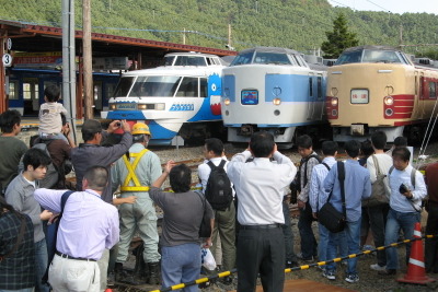 富士急、線内3駅で「電車まつり」実施…11月30日 画像