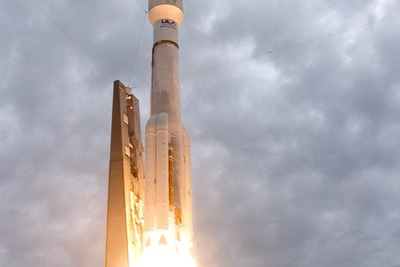 ロッキード・マーチン、米海軍にMUOS-2通信衛星を引き渡し 画像