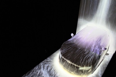 【teamLab exhibit at Audi Forum Tokyo】スポーツカーR8とチームラボ作品の共通点 画像