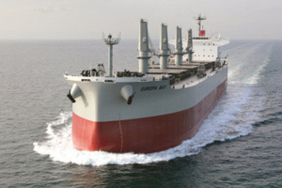 川崎重工、船舶進水の載貨重量は39％減、船舶竣工が33％減と低迷…2013年実績 画像