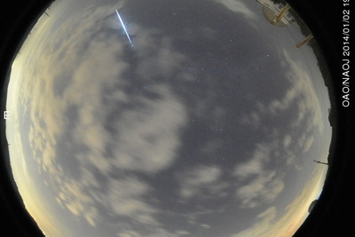 岡山天体物理観測所のスカイモニター、火球の光跡を捉える 画像