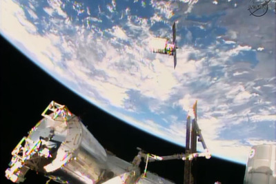 シグナス補給船 国際宇宙ステーションに予定通り結合 画像