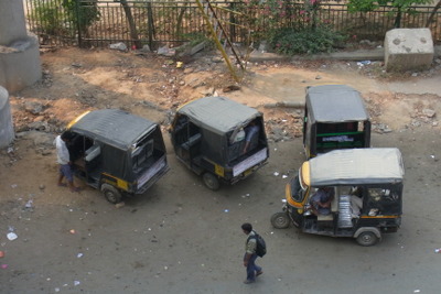インドのオートリキシャ、ルール改正により停車時間の超過で課金可能に 画像