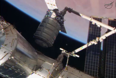 ISSの若田宇宙飛行士、シグナス補給船の結合作業を実施…NASA長官らが祝福 画像
