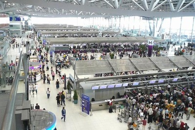 バンコクの反政府デモ、空の便にも影響 画像