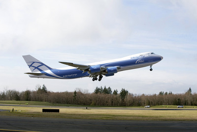 ボーイング、エアブリッジ・カーゴに5機目の747-8貨物輸送機を納入 画像