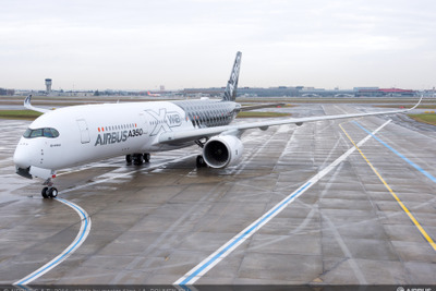 【シンガポール航空ショー14】エアバス A350 XWBがでステージの中央に 画像