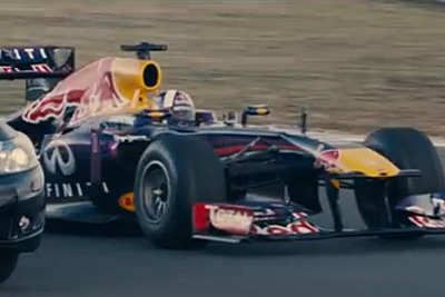 【F1】ルノー、スペシャルムービー公開…レッドブルF1カーと市販車のバトル［動画］ 画像