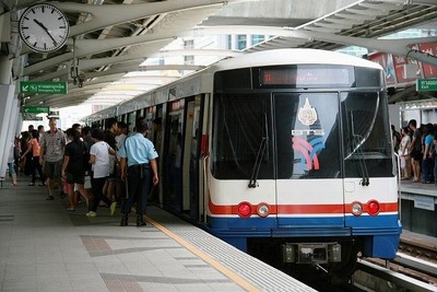 バンコク高架電車ＢＴＳ　３月から営業時間延長、始発午前５時台に 画像