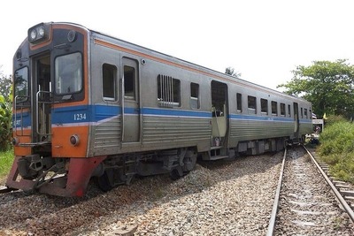 バンコク郊外で脱線、けが人なし 画像