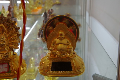 【中国国際用品展14】干支から観音様、毛沢東そして関羽まで…置物ではなく芳香剤です 画像