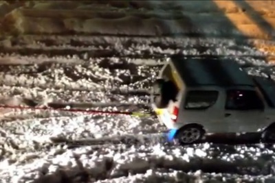 スズキ ジムニー、関東の大雪で大活躍…こんな車両を救出［動画］ 画像