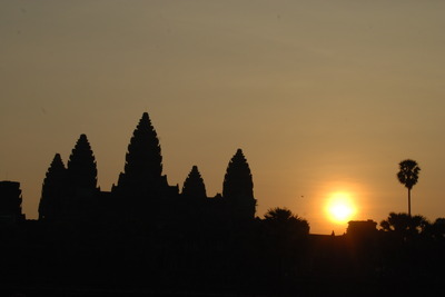 カンボジア初の火力発電所 画像