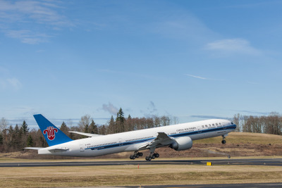 ボーイング、中国南方航空に777-300ERを納入 画像