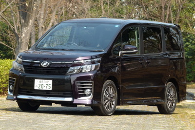 【トヨタ ヴォクシー 試乗】しっかり感のある走りが頼もしいガソリンモデル…島崎七生人 画像