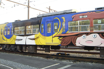 「銀河鉄道999」が西武鉄道に登場! 中吊り広告もジャックしたラッピングトレイン 画像
