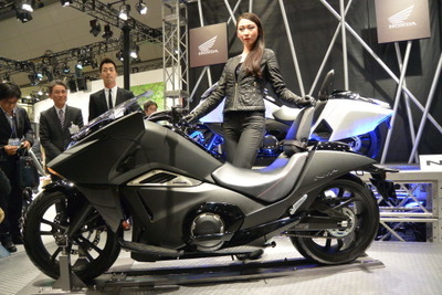 【東京モーターサイクルショー14】ホンダNM4、4月中に販売開始へ 画像