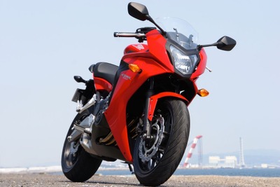 【ホンダ CBR650F 発売】中排気量スポーツのフルカウリングモデル［写真蔵］ 画像