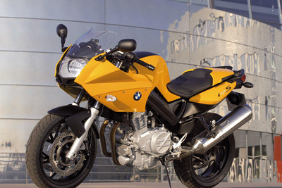 BMWが新型ミドルクラスのモーターサイクルを発表 画像