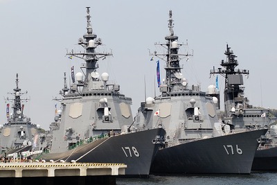 海上自衛隊、横須賀で「護衛艦カレーグランプリ」を開催 画像