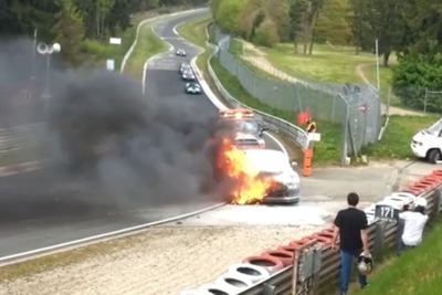 日産 GT-R、ドイツ・ニュルブルクリンクで火災［動画］ 画像