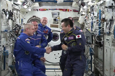 ISSコマンダー若田宇宙飛行士が指揮権を移譲、帰還に向け作業 画像