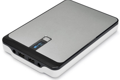 3万2000mAhの大容量モバイルバッテリ登場 画像