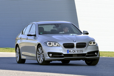 BMW 5シリーズ、欧州で最新クリーンディーゼル…燃費は23.3km/リットル 画像