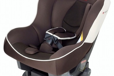 ハンドルを回すだけで取り付け可能なチャイルドシート、タカタが発売 画像