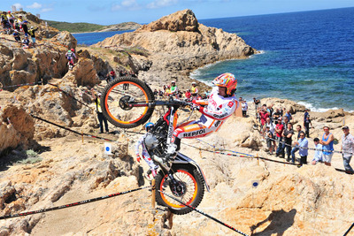 ホンダ、トライアル 藤波貴久選手と1年間の契約更新 画像