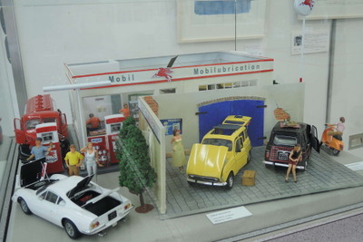 乗り物がさまざまなアートに…市ヶ谷でAAF作品展 画像