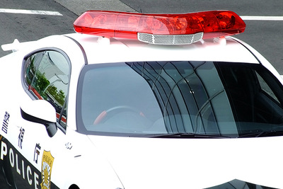 トミカ警察 86パトカーのルーフに注目…搭載される回転灯は老舗メーカーのホンモノ 画像