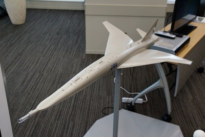 富士重、787 中央翼のシースルーモデルなど展示　ファンボロー国際航空ショー 画像