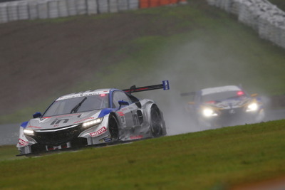 【SUPER GT 第4戦】スポーツランドSUGOは霧と雨…予選は決勝日の朝に実施 画像
