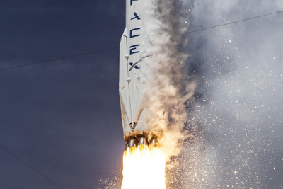 スペースX、Falcon9 ロケットの着水実験映像を公開［動画］ 画像