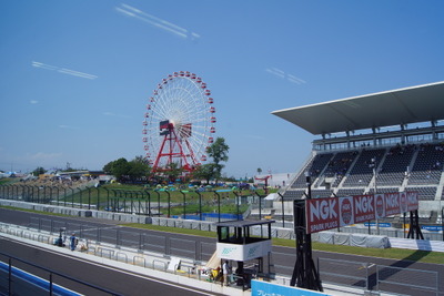 【鈴鹿8耐】灼熱の鈴鹿サーキット、気温35度で猛暑日に 画像