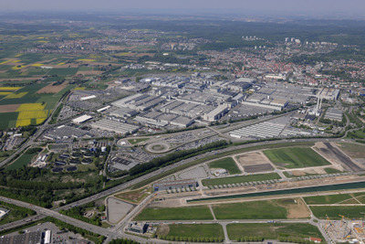 ダイムラー、メルセデスのドイツ主力工場に15億ユーロを投資 画像