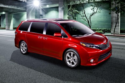 トヨタ の北米向けミニバン、シエナ に2015年型…スポーティな「SE」継続 画像