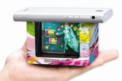 わずか500円で楽しめる3D映像で好評の「ハコビジョン」に初音ミクver. 画像