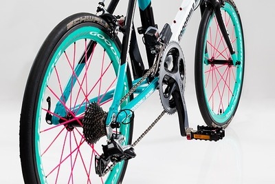 58万円の本気…スーパーGT初音ミク号そのままの軽くて速い自転車 画像