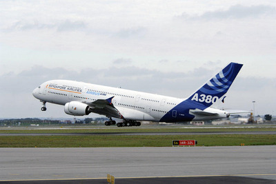 巨人機エアバス A380、世界デビュー 画像