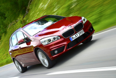 BMW 2シリーズ アクティブツアラー、公式写真を大量入手…初の横置き、FF、MPVセグ［写真蔵］ 画像