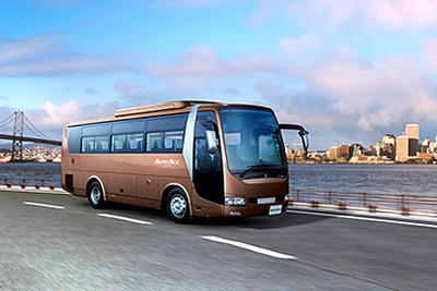 三菱ふそう、大型観光バス エアロエース ショートタイプMM を発売 画像
