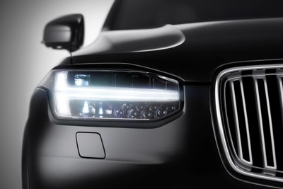 ボルボの最上級SUVがモデルチェンジ、XC90新型を予告…表情見えた 画像