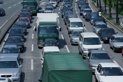 渋滞ピーク、各地で30km規模…14日も続く 画像