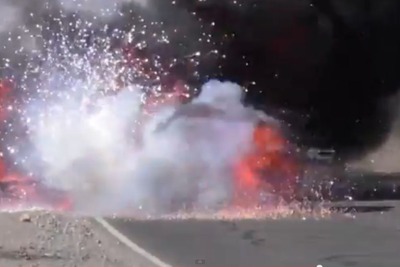 フォード の開発車両、テスト中に火災…爆発炎上［動画］ 画像