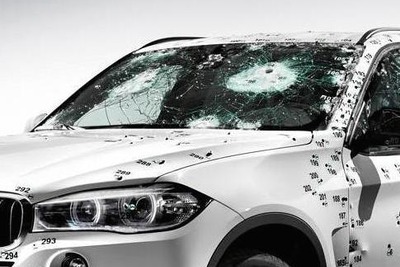 【モスクワモーターショー14】防弾仕様の BMW X5 が登場「最高レベルの安全を」 画像