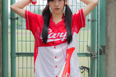 昔、赤ヘル、今カープ女子…ファンだけを集めた異例の写真集 画像